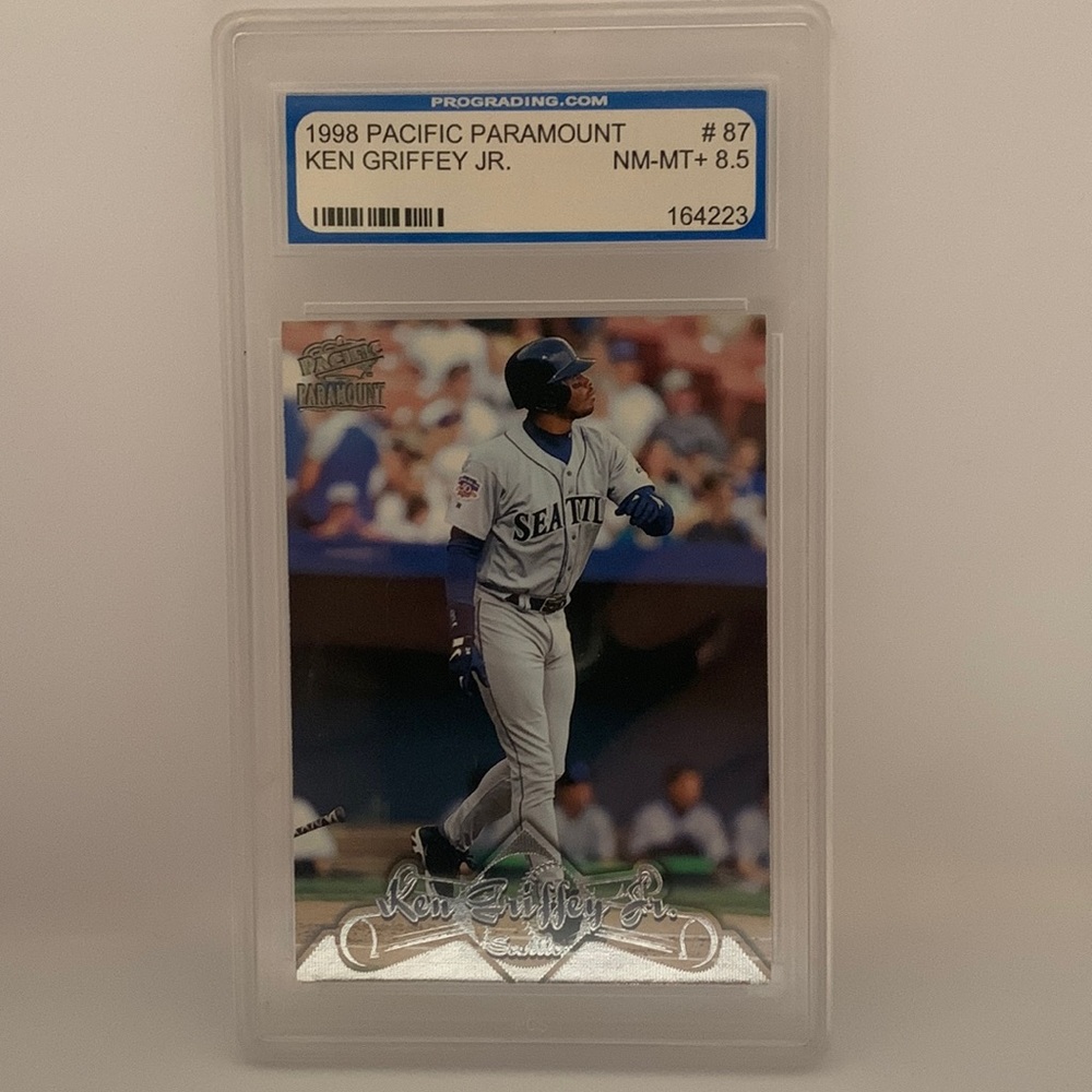 1998 Pacific Paramount Ken Griffey Jr Mariners #87 Graded 8.5 (MISC3)